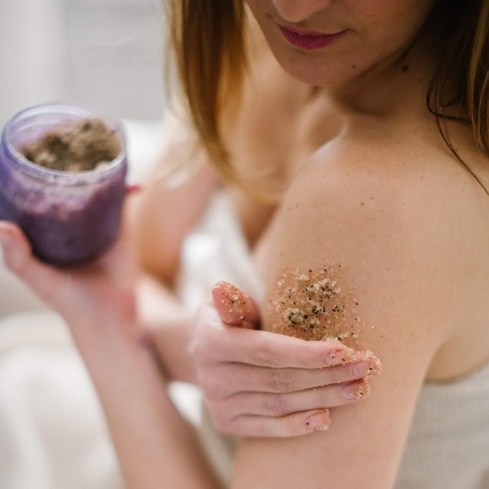 MATARRANIA Exfoliante Purificante y Nutritivo Facial y Corporal 100% BIO, Body Scrub con Azúcar, Café, Menta y Eucalipto, Peeling Suave Renovador que Elimina Células Muertas, Revitaliza y No Reseca
