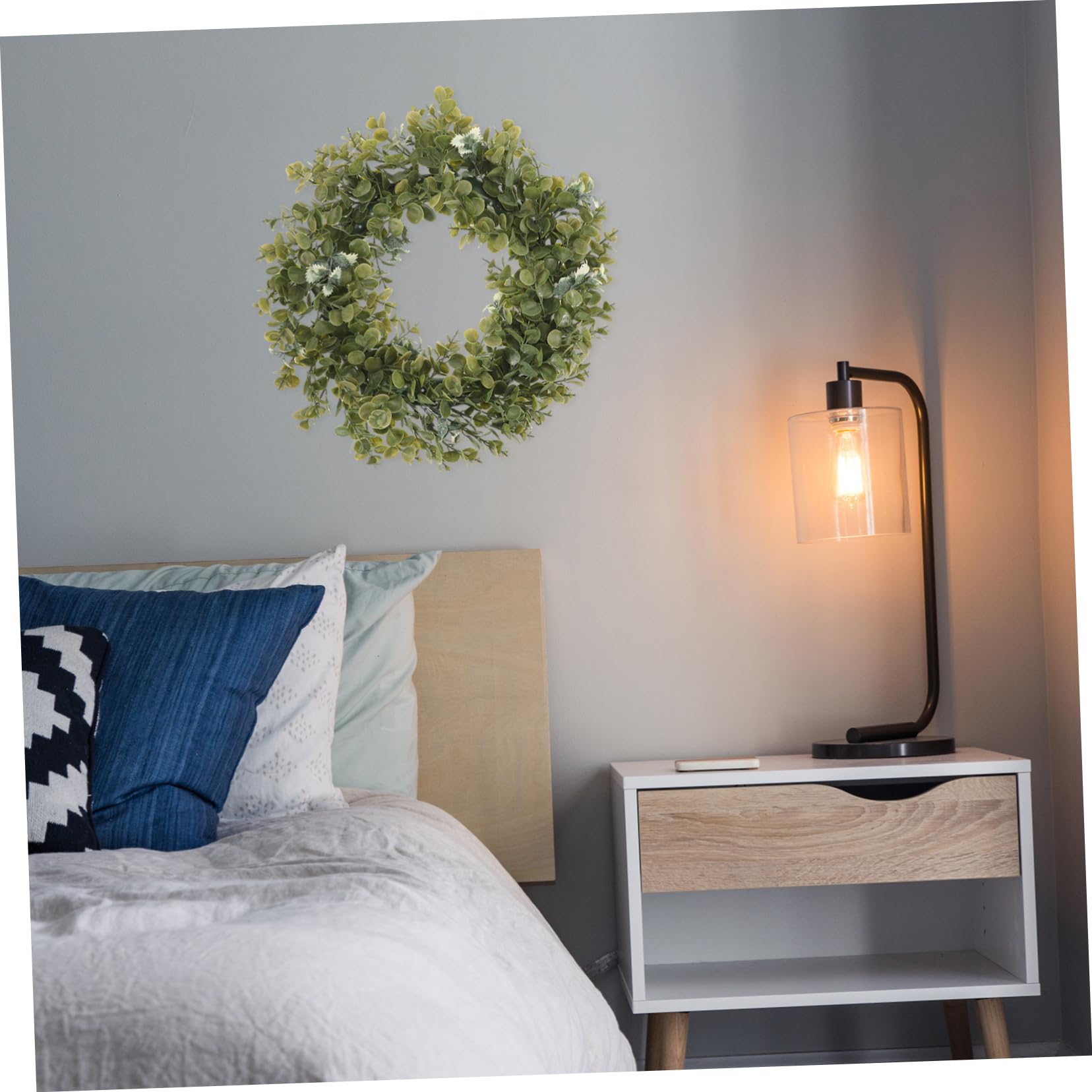 VICASKY Ghirlanda di Piante Verdi in Stile Americano 35 Cm, Decorazione Murale Artificiale di Eucalipto per Casa, Matrimonio e Negozi, Ornamento a Corona Resistente senza Manutenzione