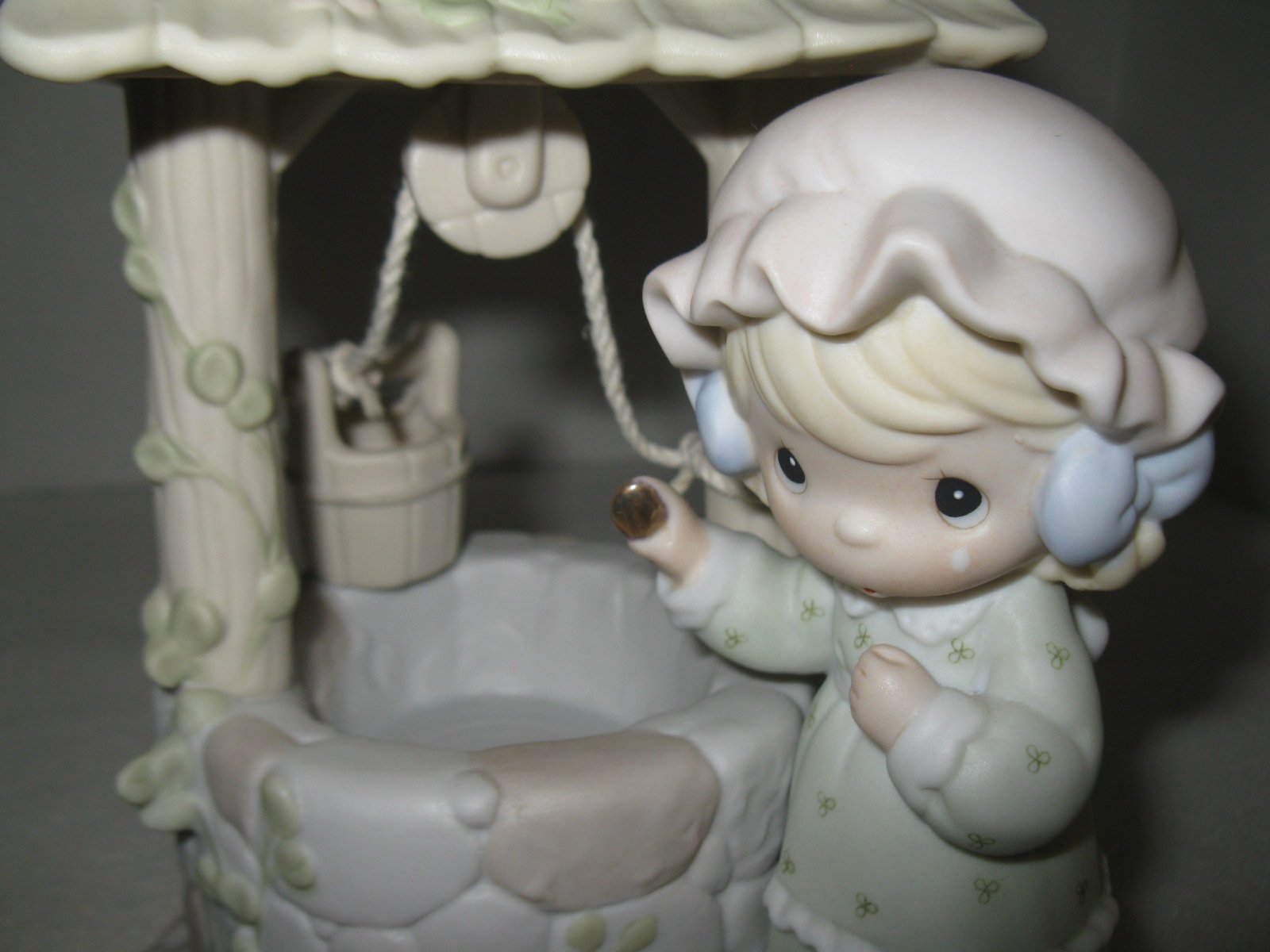 Amazon.com: Precious Moments Musical Figurine (Plays When You Wish