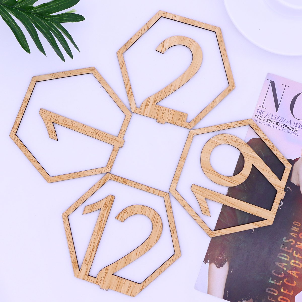 BESTOYARD Marque-Place Numéro de Table Hexagonale Bois 1-20, Déco Mariage Champêtre Réutilisable avec Socle, pour Banquet Anniversaire Baptême