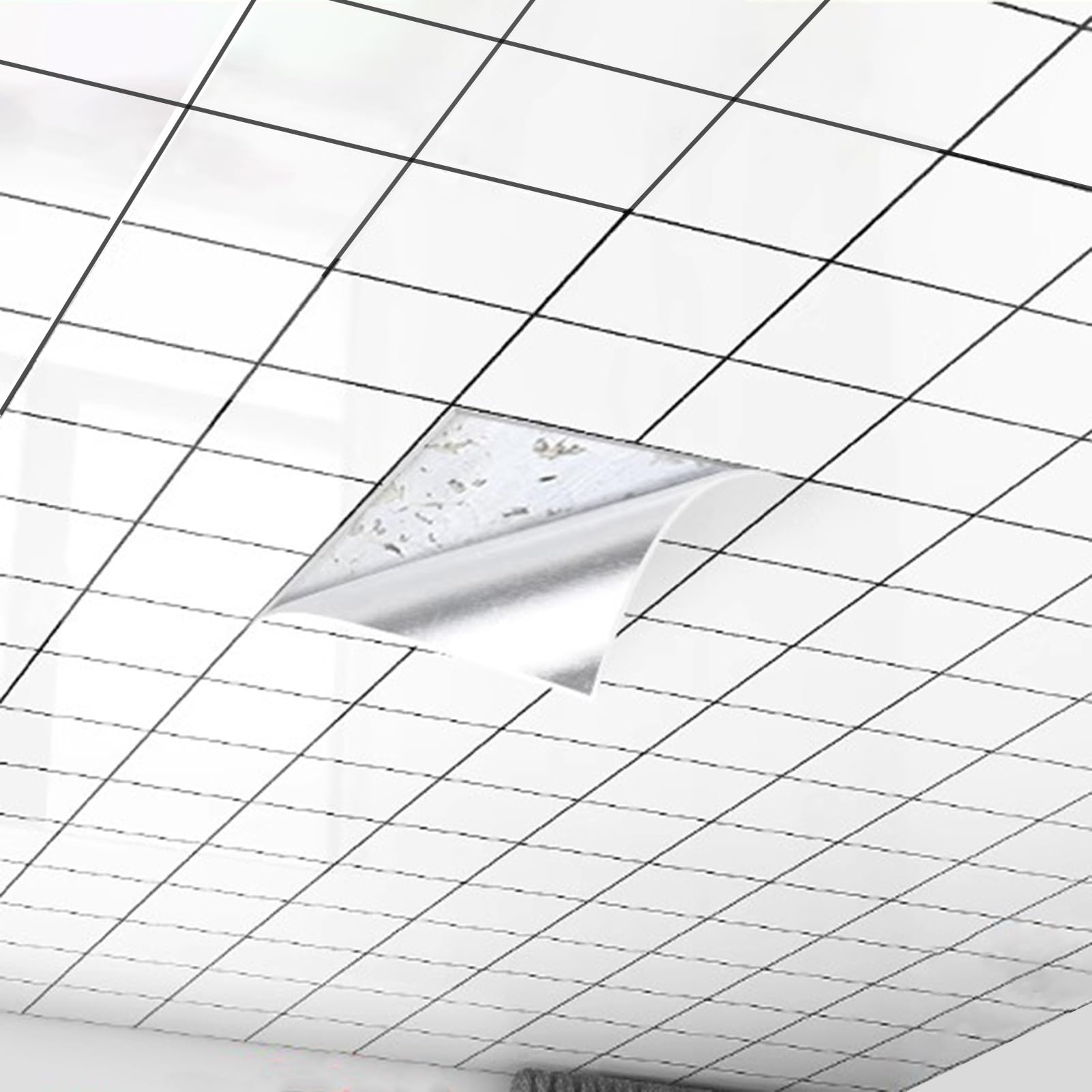 Panneaux de plafond en PVC adhésifs aspect marbre blanc pour rénovation