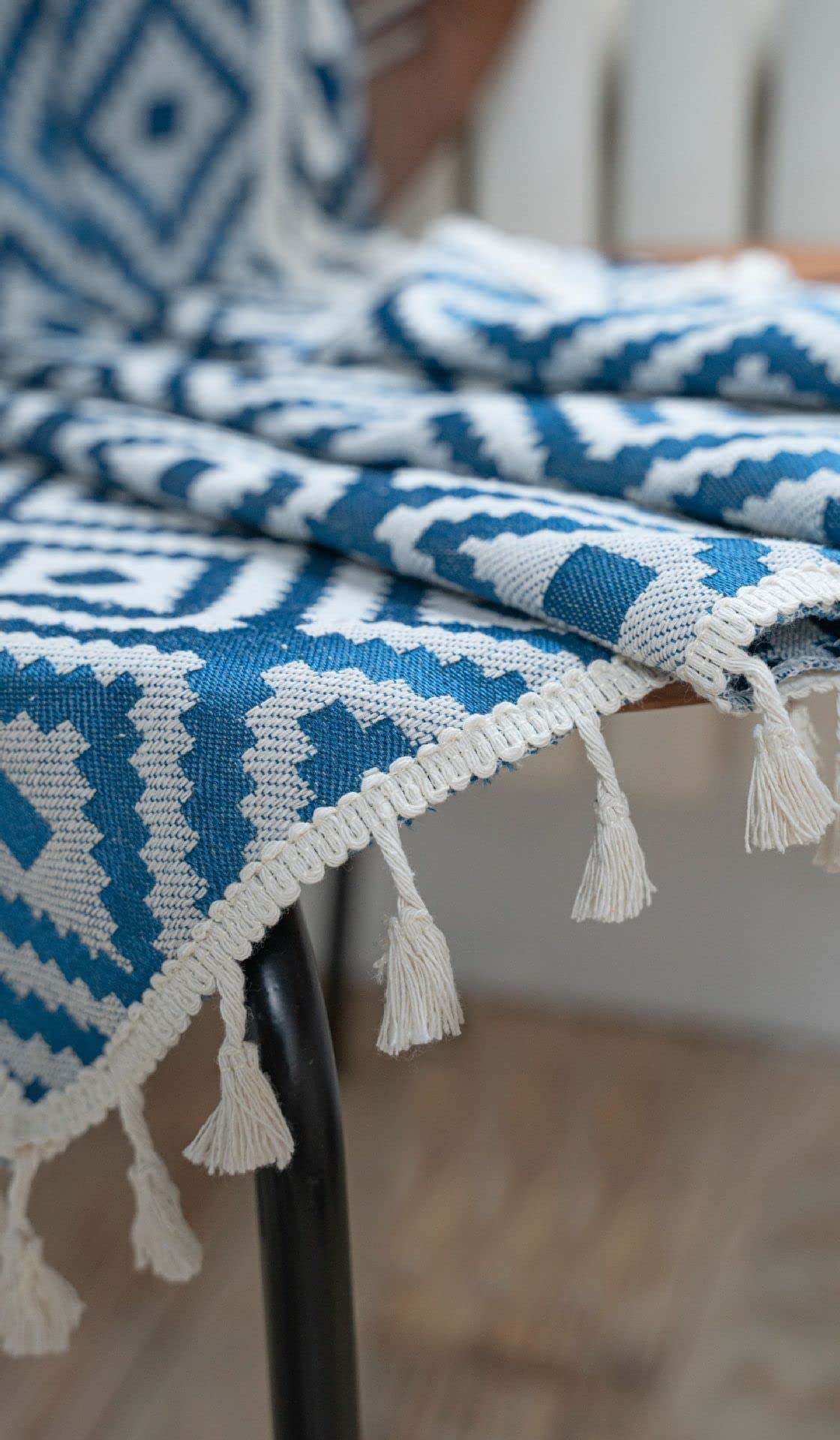 Boho Vorhänge 132×180 cm Blau Gardinen 2er Set Gardinenschals mit Quasten Baumwolle Bestickte Vorhang Blickdicht Geometrische Muster Verdunkelungsvorhänge für Morden Schlafzimmer Wohnzimmer