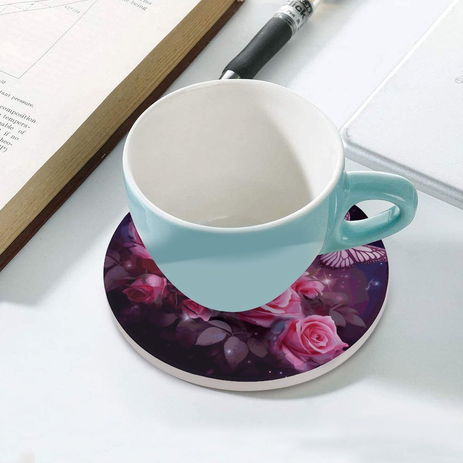 Róża i motyle różowe podstawki pod napoje z uchwytem na stolik kawowy, ceramiczna podstawka z podstawą korkową, ceramiczna podstawka do mrożonych zimnych lub gorących napojów, 10 cm