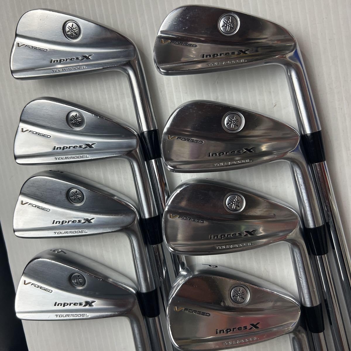 Amazon.co.jp: 2000セット限定Xシャフトinpres X V FORGED 2013 
