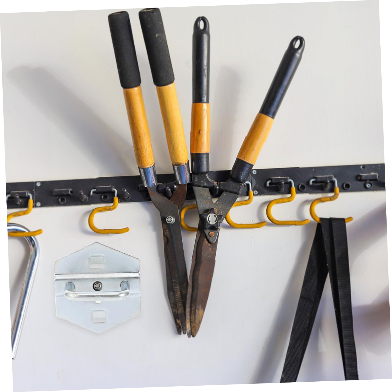 LALAFINA 6-pack Metal Pegboard Hooks Garage Hooks Tool Organizer Heavy Duty for Wall Home and Workshop