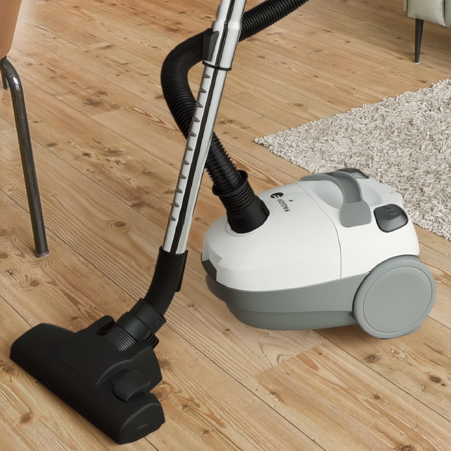 FAGOR Ares Essential 1,5 l kompaktowy worek 800 W o mocy ssania 17 Kpa, lekki odkurzacz do twardych podłóg i dywanów, filtr o wysokiej wydajności, czarny