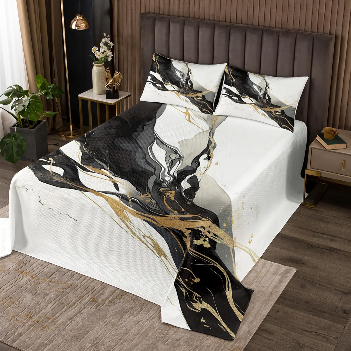 Couvre-lit en marbre noir pour très grand lit, ambiance moderne chambre ado et adulte