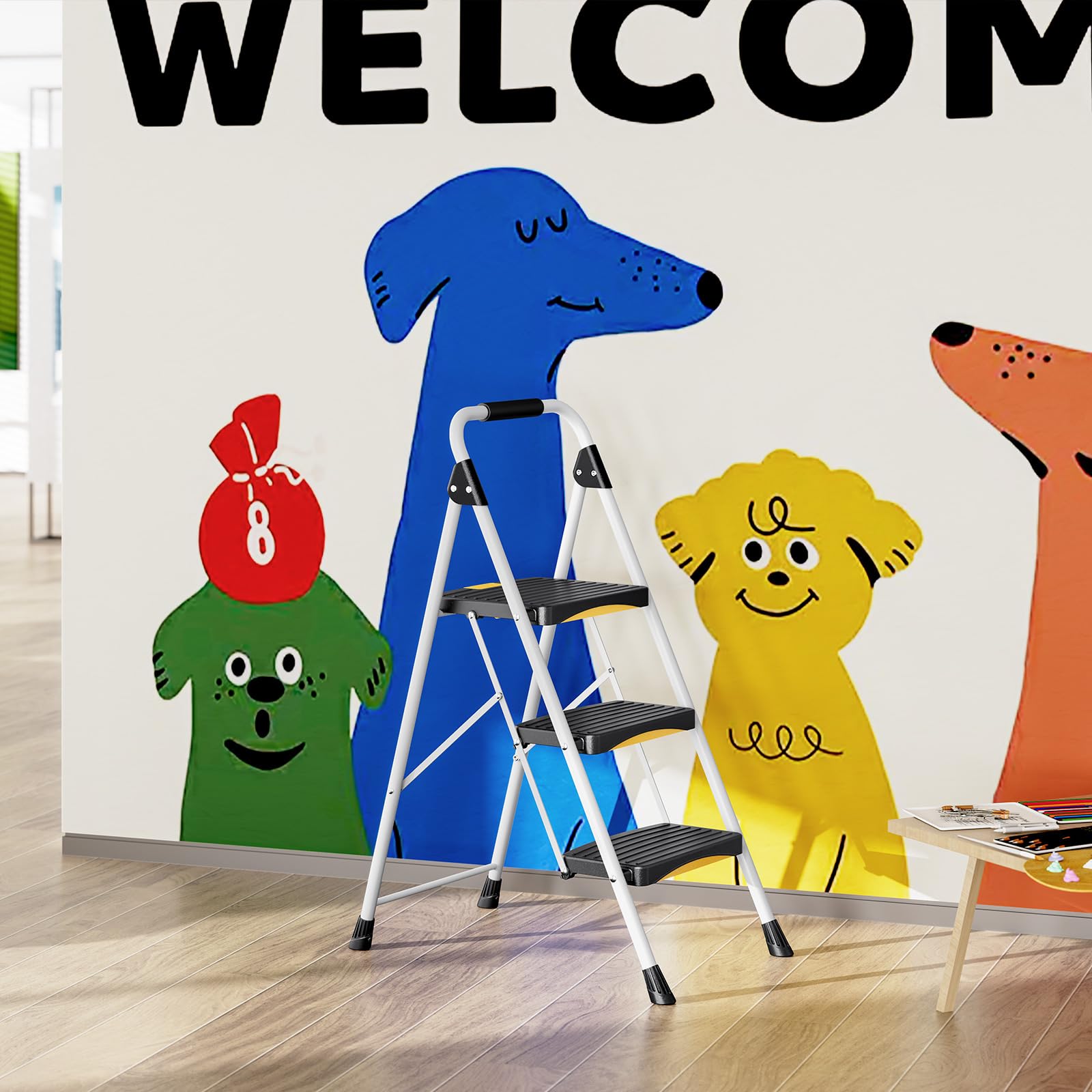 Urackify Scaletta 3 Gradini Pieghevole, portata 150 kg, sgabello pieghevole per Casa Ampia Pedata Antiscivolo & Maniglia Sicura Design Compatto, scala Pieghevole ideale per uso domestico e lavorativo