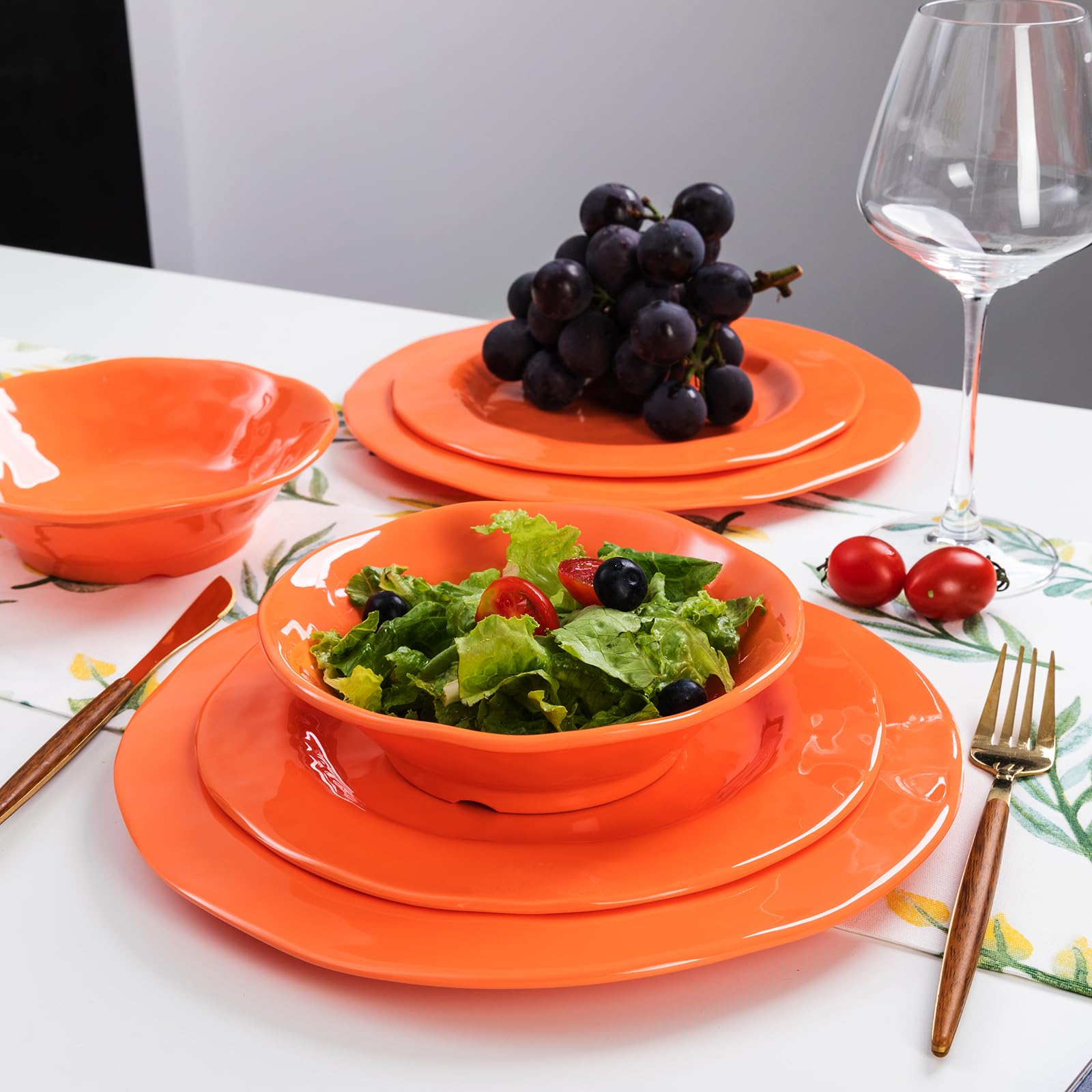 Set da Tavola in Melamina TERRACOTTA 12 pezzi Servizio Piatti Fondi e Piani per da 6 persone Infrangibile Lavabile in Lavastoviglie Plastica rigida Disponibile in 3 Colori (12, Marrone - Tortora