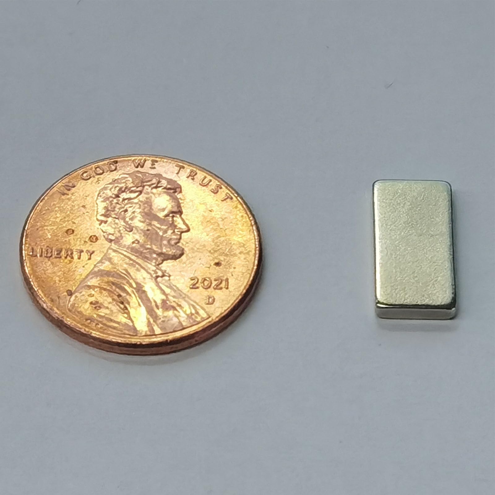 N52 Block Magnets - 1/2" L x 1/4" W x 1/16" H - 100 Pack, Powerful Small Rare Earth Rectangular Magnets,Neodymium Bar Magnet, Small Strong NdFeB Magnet 0.5 x 0.25 x 0.0625 Inch — Amazon image 2