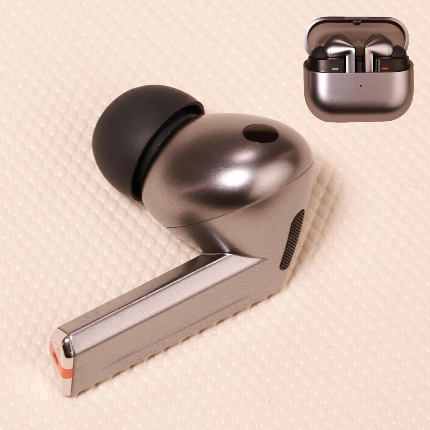 Original Single Right Replacement Earbud for Samsung Galaxy Buds 3 Pro SM-R630, True Wireless Bluetooth, AI Chip, Silver, Compatible Right Ear Only, Used Buds3Pro, R Side Buds Pro 3, Samsung Buds3 Pro