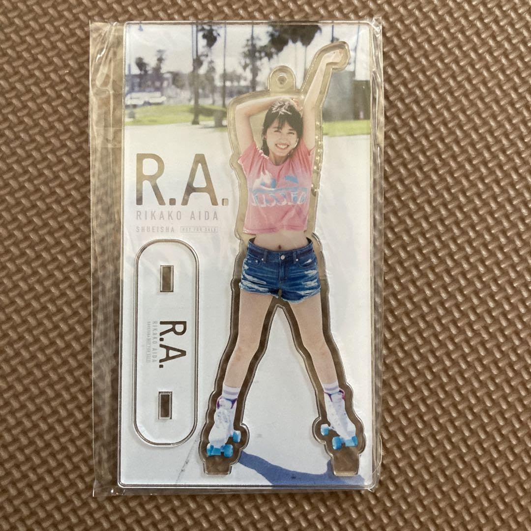 写真集抽選当選品】逢田梨香子 アクリルスタンド R.A.