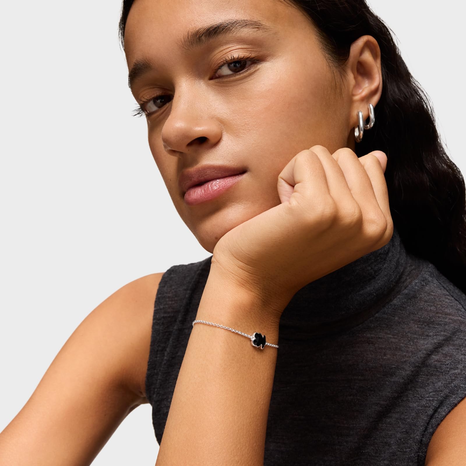 TOUS Pulsera Cadena para Mujer de Plata de Primera Ley y Motivo Oso en Ónix, Colección Icon Color