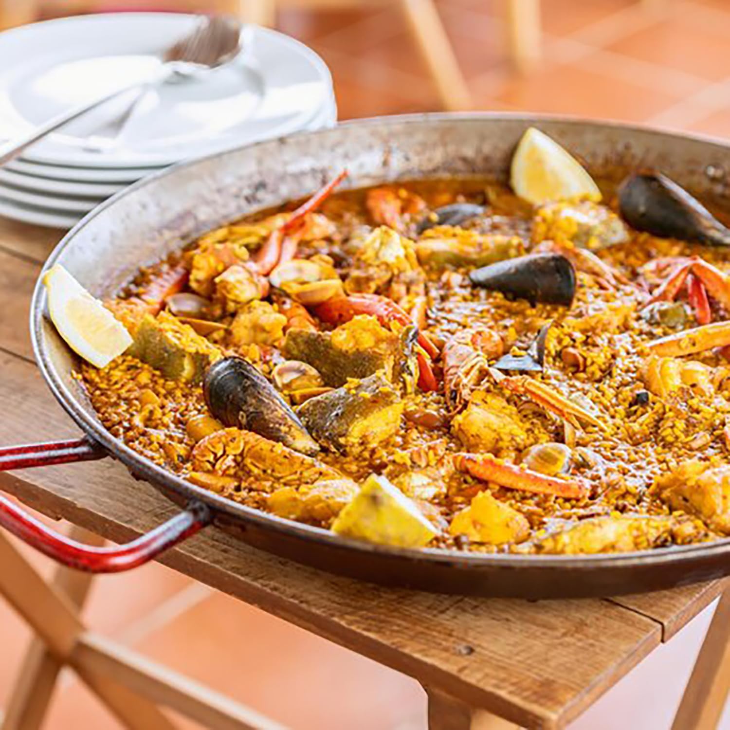 TWO TIGERS Paellera Valenciana Pulida de Hierro. A Elegir en 18 Tamaños Diferentes. Paella con Asas para Facilitar su Manejo y Agarre (60 cm)