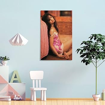 Amazon.co.jp: 小西真奈美写真セクシー壁飾りポスター (8) クール