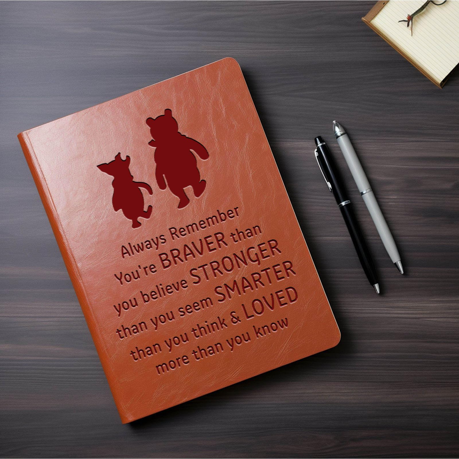 Pooh Bear Leder Notizbuch Always Remember You're Braver Than You Believe Leder Notizbuch Freundschaftsgeschenk für Frauen Männer Geburtstagsgeschenke für Sohn Tochter (braun)