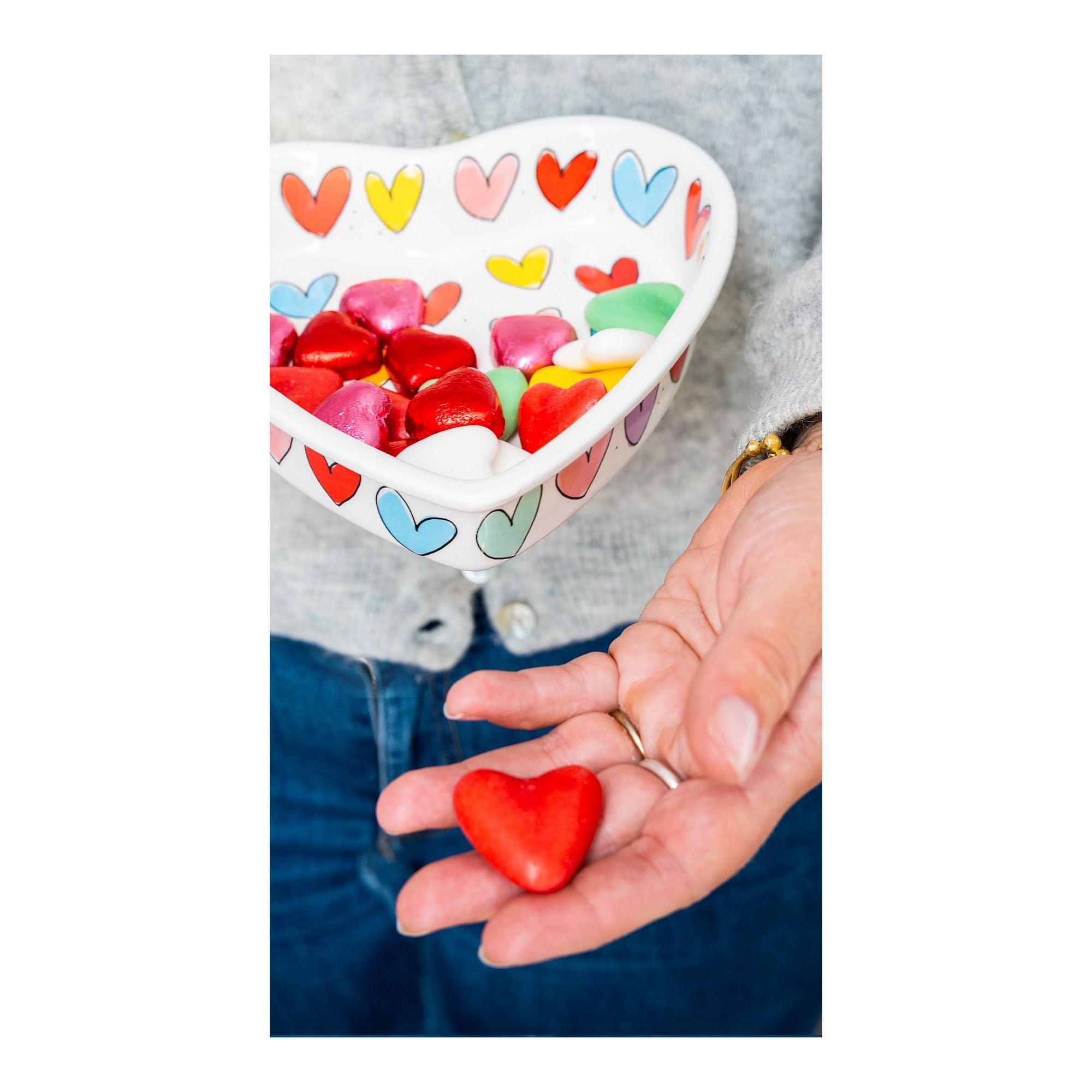 Blond Amsterdam Herzförmige Servierschale mit bunten Herzmotiven – Ø22 cm – Keramikschale für Valentinstag & romantische Anlässe