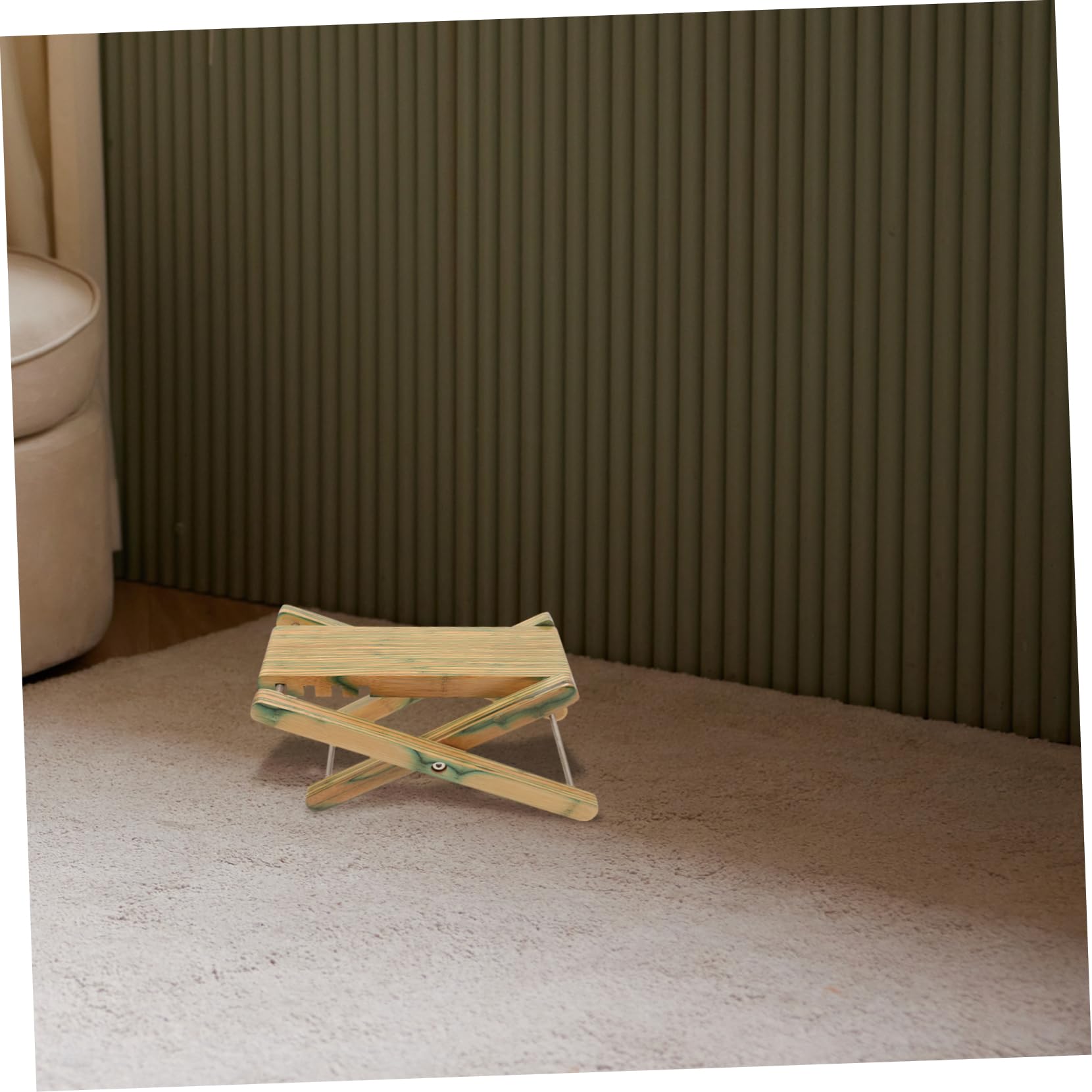 Poggiapiedi Verde per Regolabile Pieghevole Chitarra Legno per Musicisti | Altezza Regolabile, Facile da Riporre, Uso Versatile, Accessorio per Chitarra e Pipa, Stile Pratico