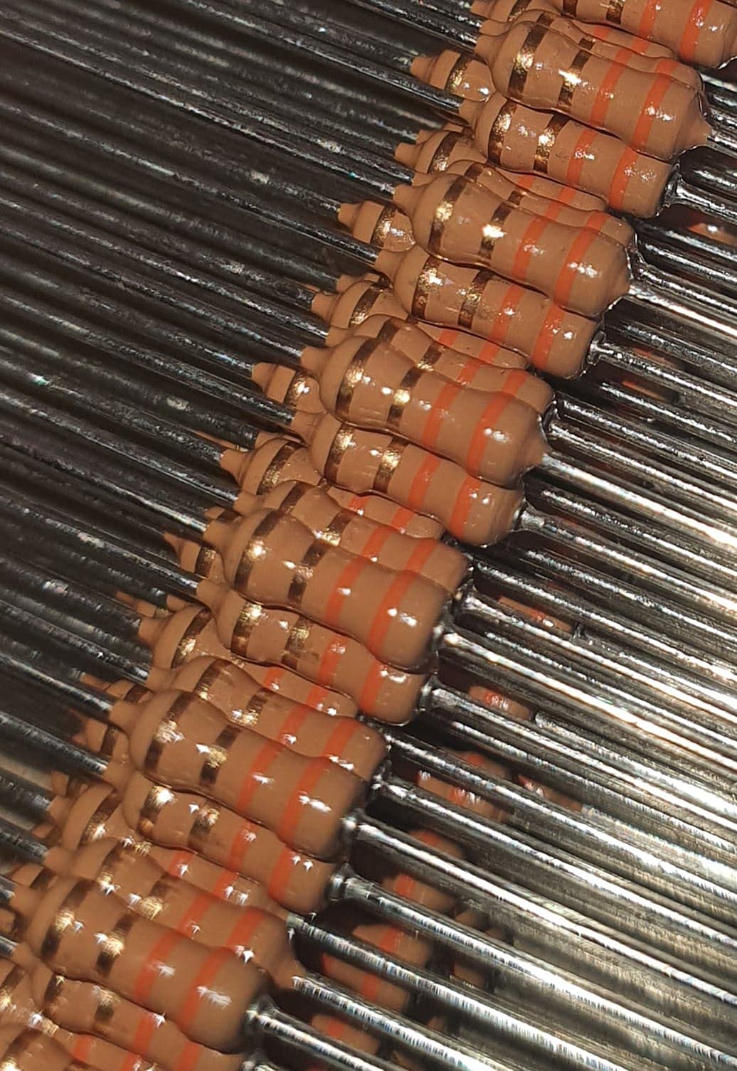 SNS 3.3 ohm 1/4 Watt Carbon Film Resistor 5% Tolerance Pack of 10