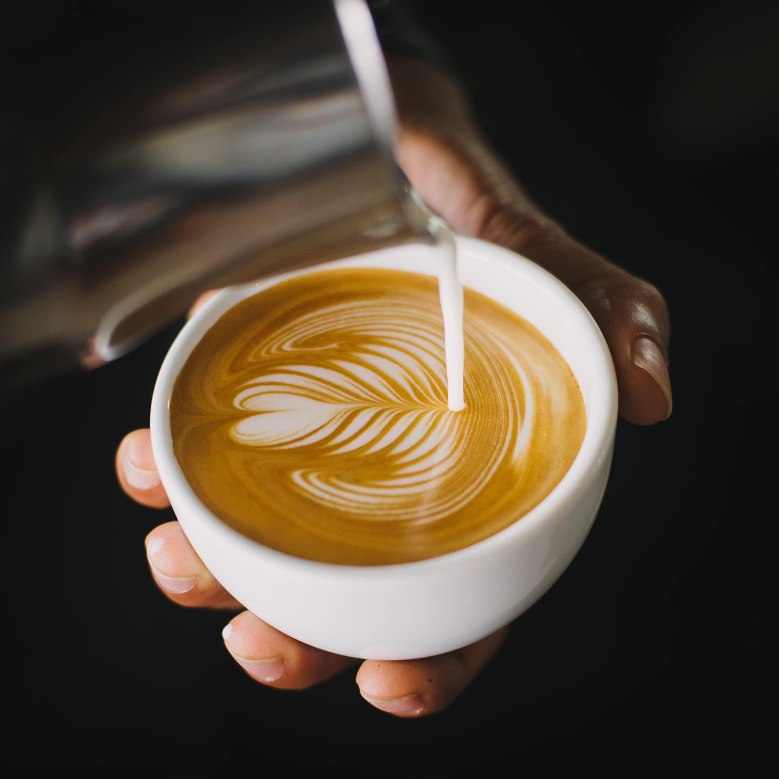 GERCEKS Caffe Crema E Aroma Kaffeebohnen 2kg (4x500g), Barista Kaffee schokoladig und säurearm, Espressobohnen kräftig, Bohnenkaffee mit Arabica und Robusta, feine Crema, ideal für Milchkaffee