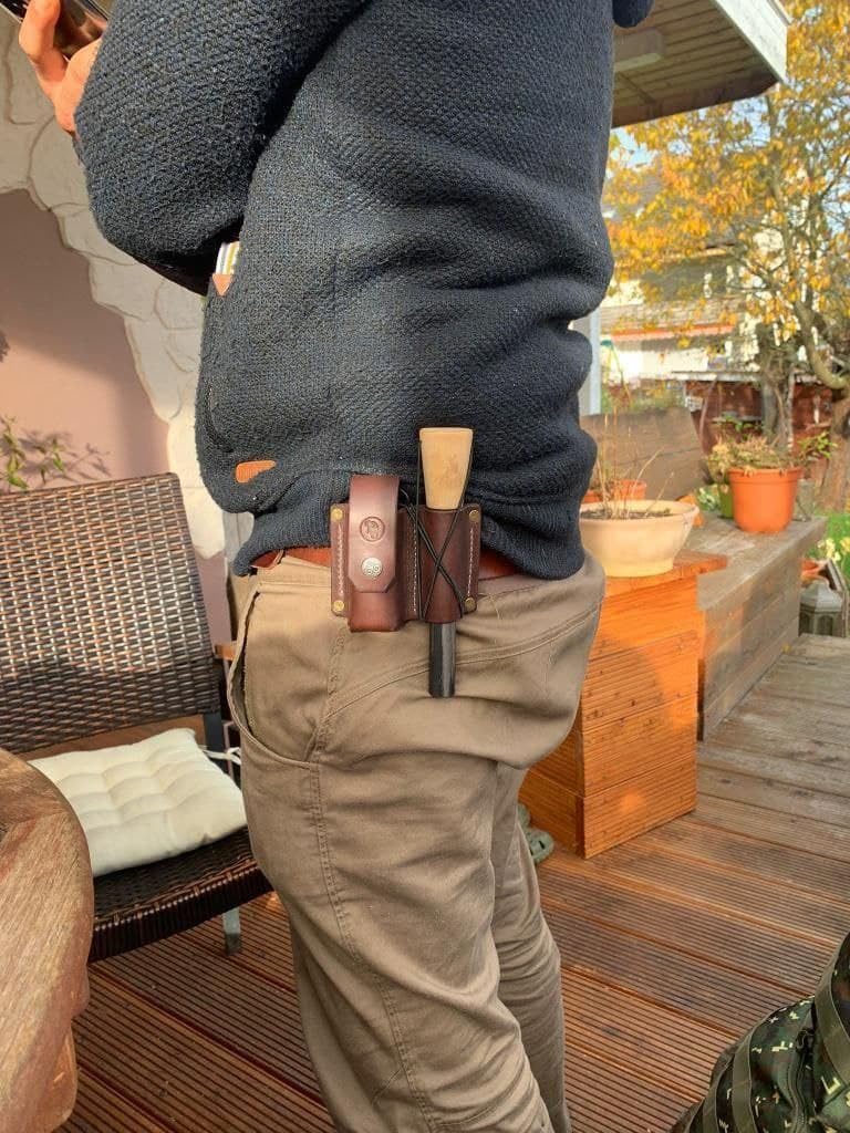 Feuerstahl The Legend XXXL Bushcraft Feuerstahl für Wandern, Outdoor, Trekking, Camping und andere Outdoor Hobby's inkl. Multifunktionskratzer, die perfekte Survival Ausrüstung