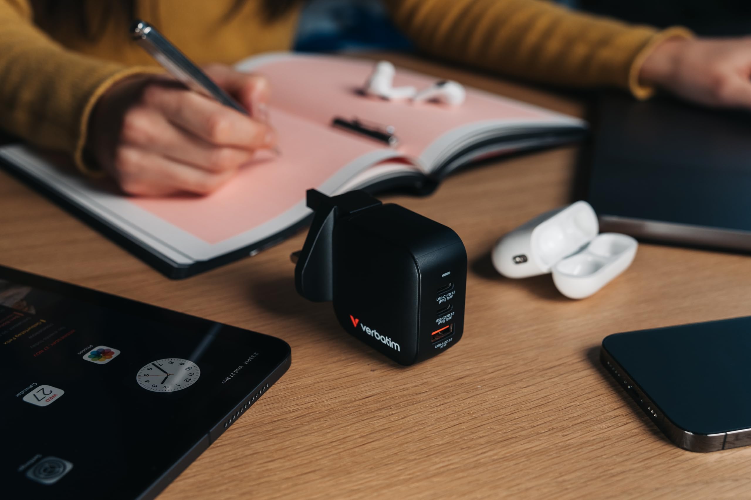 Mini Caricatore GaN 70W 3 Porte - 2xUSB-C PD + USB-A - Adattatori US/UE/UK Inclusi - Ricarica Veloce Per Smartphone, Tablet - 2