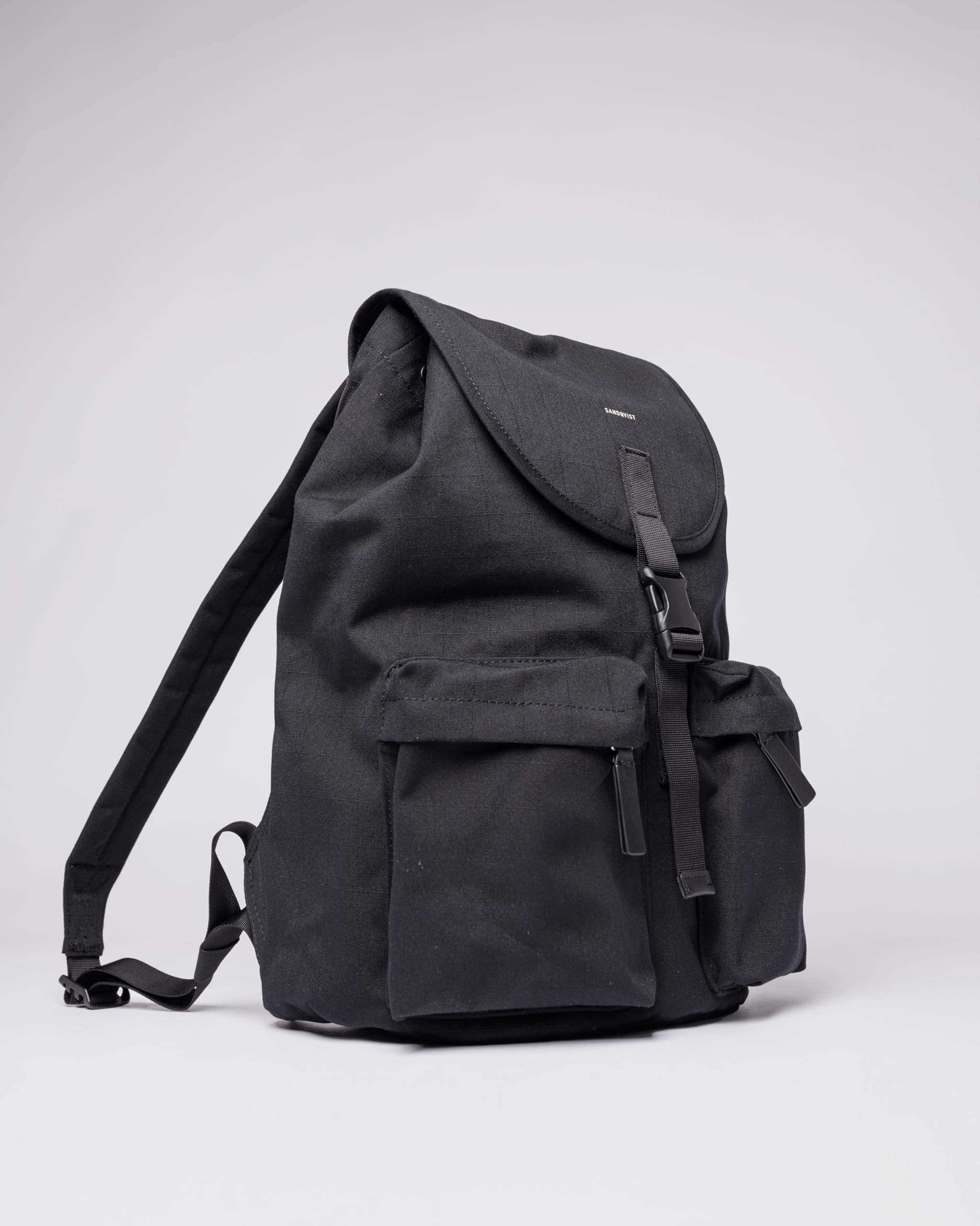 Sandqvist Everyday Zaino 16”, 17.5L, Nero, Zaino Porta PC Idrorepellente, Materiali Riciclati