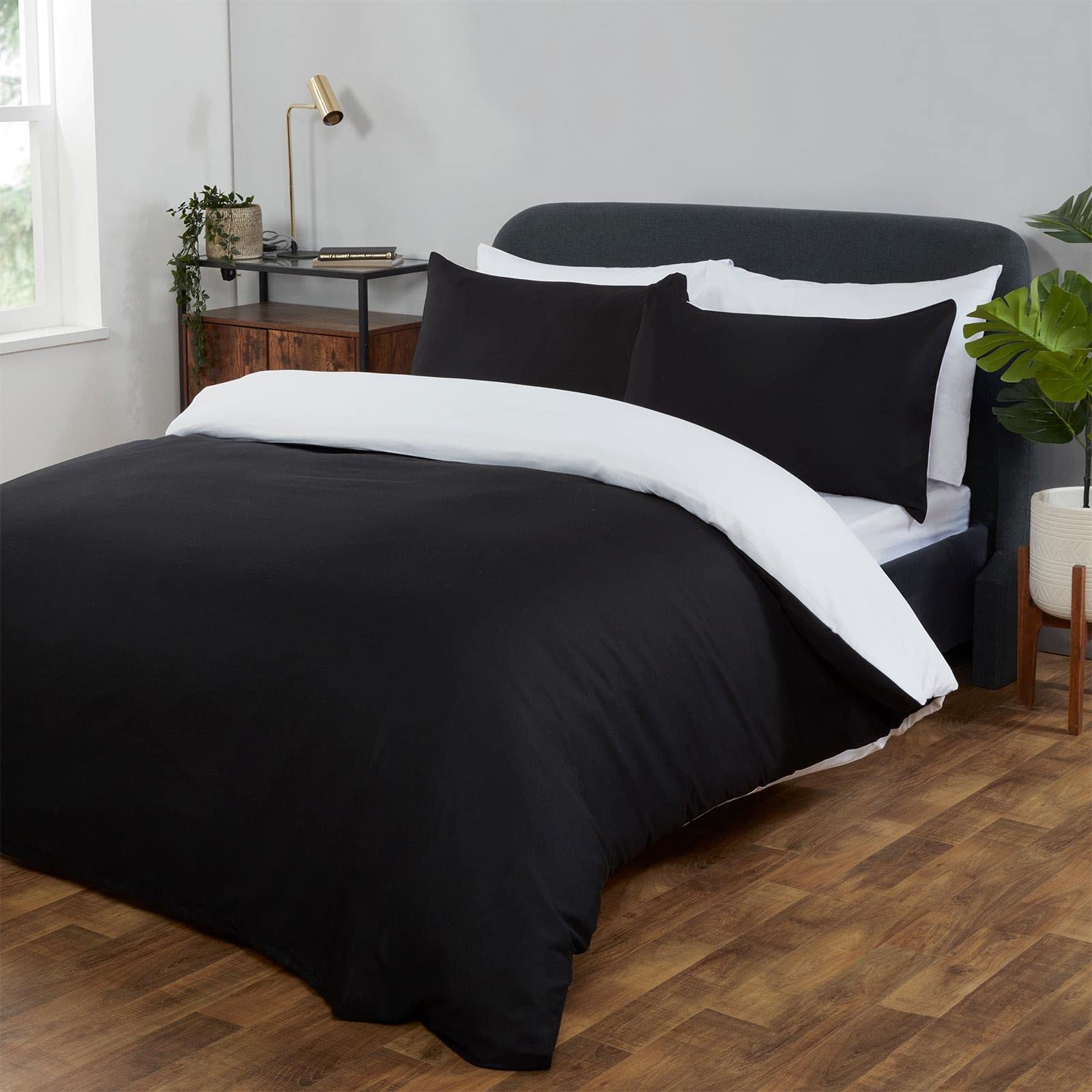 Brentfords Duvet Cover Set - Black /White Double Duvet Set, Super Soft Warm Luxurious Plain Dyed Reversible Quilt Duvet Cover Microfibre Double Bedding Set With 2 Pillowcases, Black