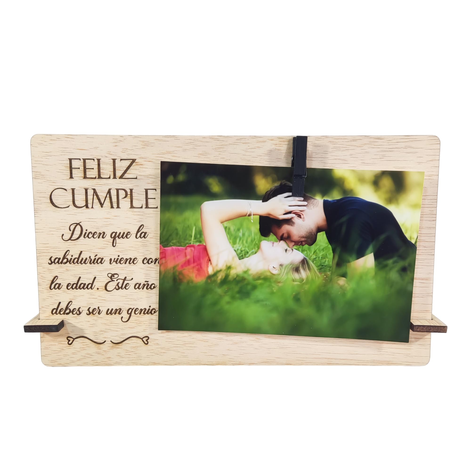 Ornandi® | Marco de Fotos con Frase: Rotulador Permanente de REGALO | Regalo Pareja | Regalo Mujer y Hombre | Regalo San Valentin | Portafotos con Pinza | Fotos Polaroid Instax (Cumpleaños - ES)