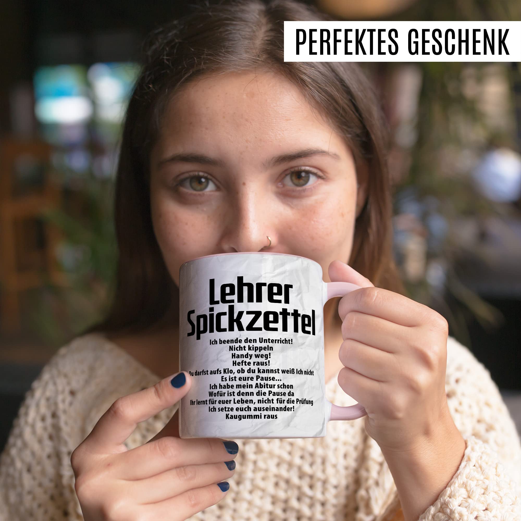 Lehrer Tasse, Lehrer Spickzettel, Geschenkidee lustig Lehrerin Lehrerin Beruf Spruch lustig Grundschule, Geschenk Kollegen Schule (Weiß/Pink)