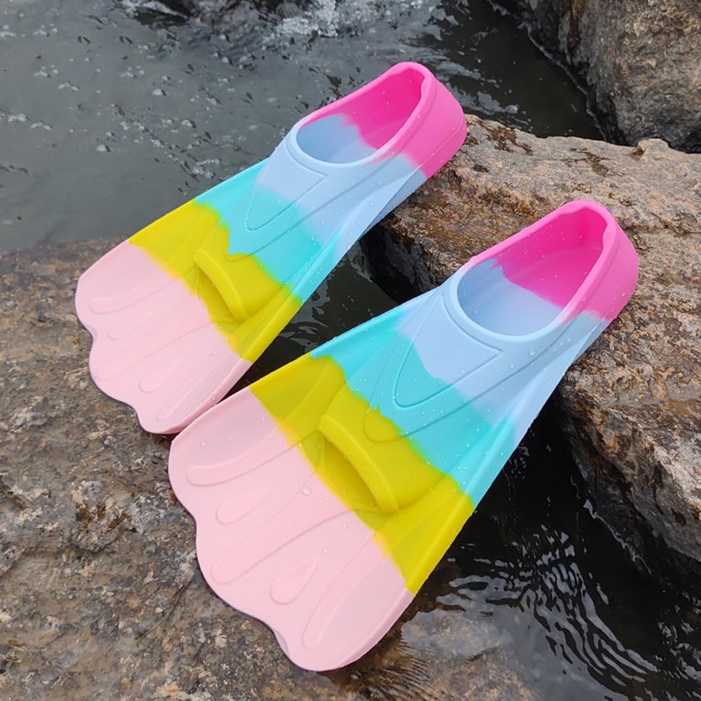 Zwemflippers, regenboog siliconen bodyboarding vinnen met open ontwerp | Comfortabele kinderen snorkelvinnen korte jeugd zwemvin voor kinderen jongens meisjes rondzwemmen Zwemflippers, regenboog siliconen bodyboarding vinnen met open ontwerp | Comfortabele kinderen snorkelvinnen korte jeugd zwemvin voor kinderen jongens meisjes rondzwemmen