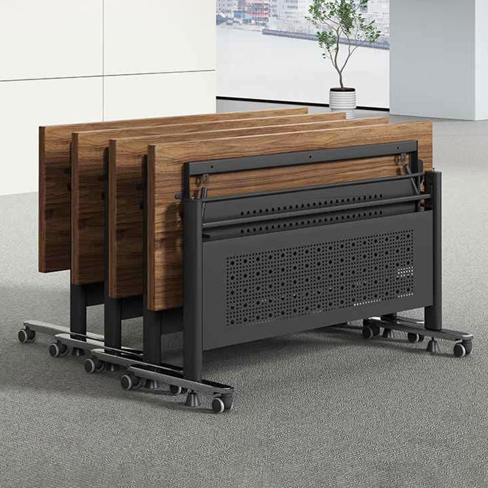 Tragbarer, klappbarer Konferenztisch mit feststellbaren Rollen – ideal für Meetings, Seminare, Schulungen und Veranstaltungen. Platzsparend, robust, einfach aufzubauen und zu transportieren.