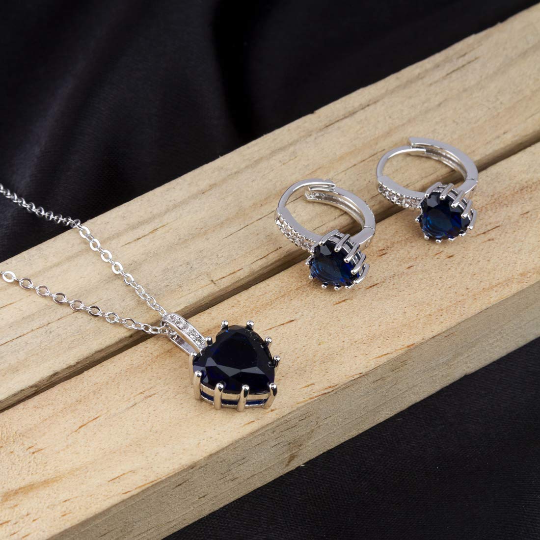 Valentine Gifts: Luxuria Heart Inspired Pendant Set