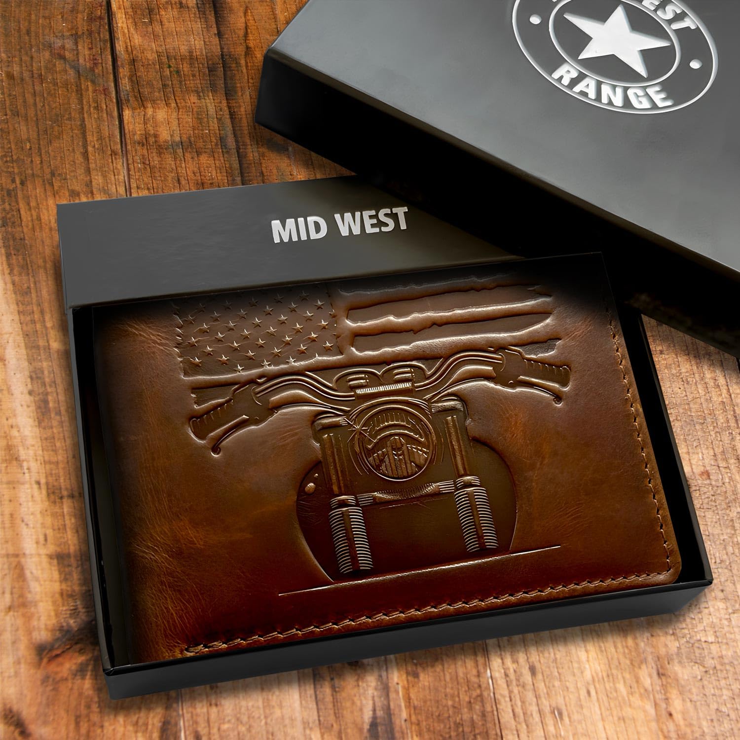 MID WEST RANGE - Cartera plegable patriótica con cadena para hombre, cuero marrón envejecido, bloqueo RFID, con 10 ranuras para tarjetas, soporte de identificación abatible, bandera estadounidense y