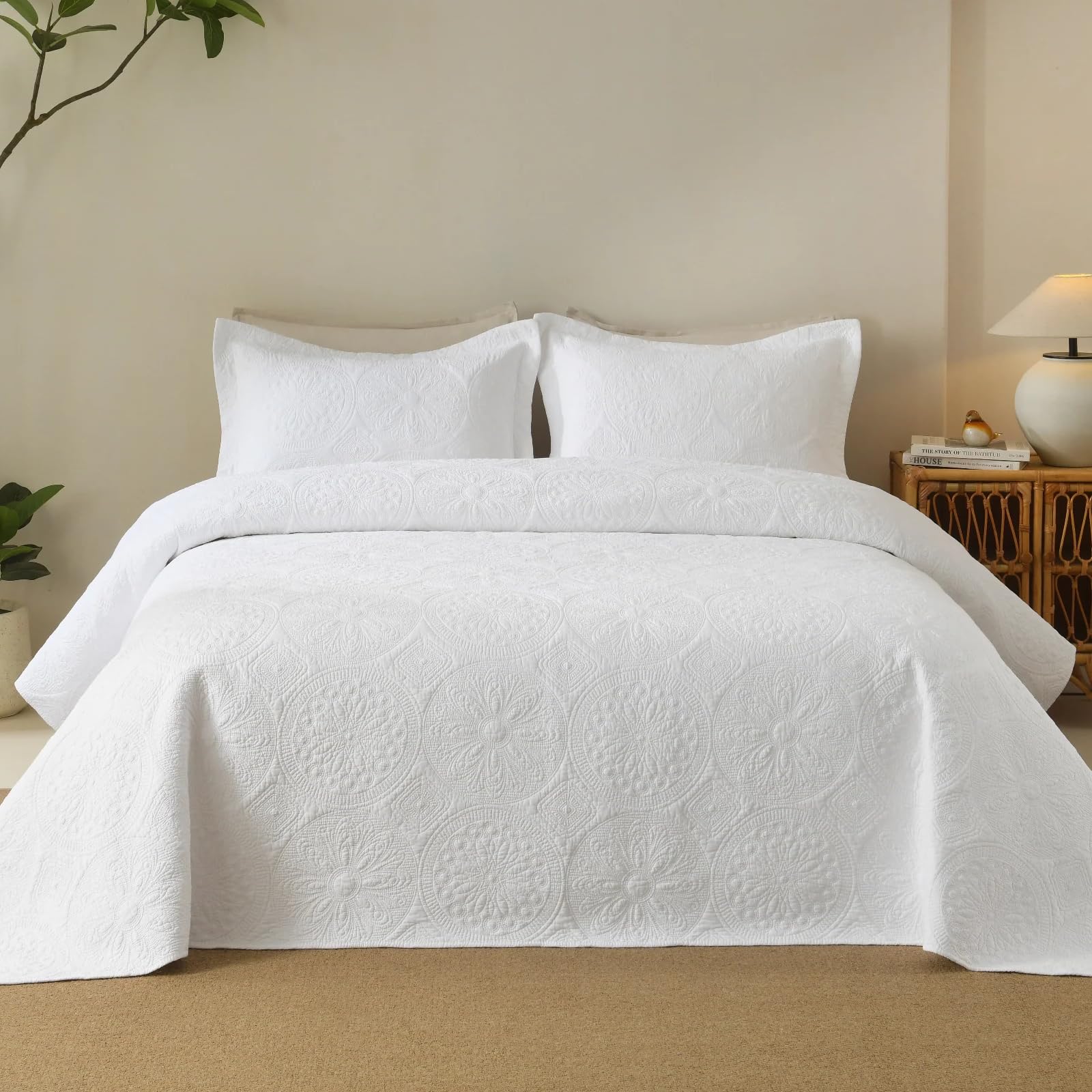 MarCielo 3pcs Cotton Quilt Set, White Floral Medallion