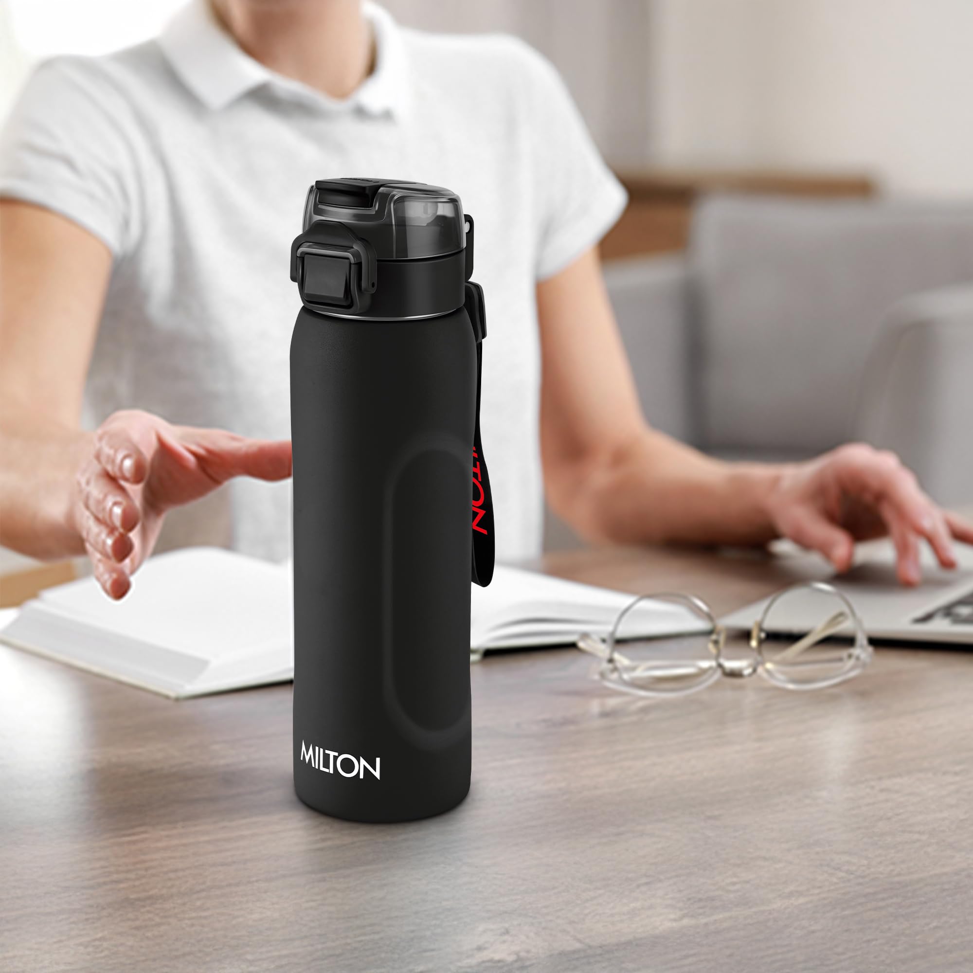 Milton Twiniq 900 Thermosteel Water Bottle - Hot & Cold -4