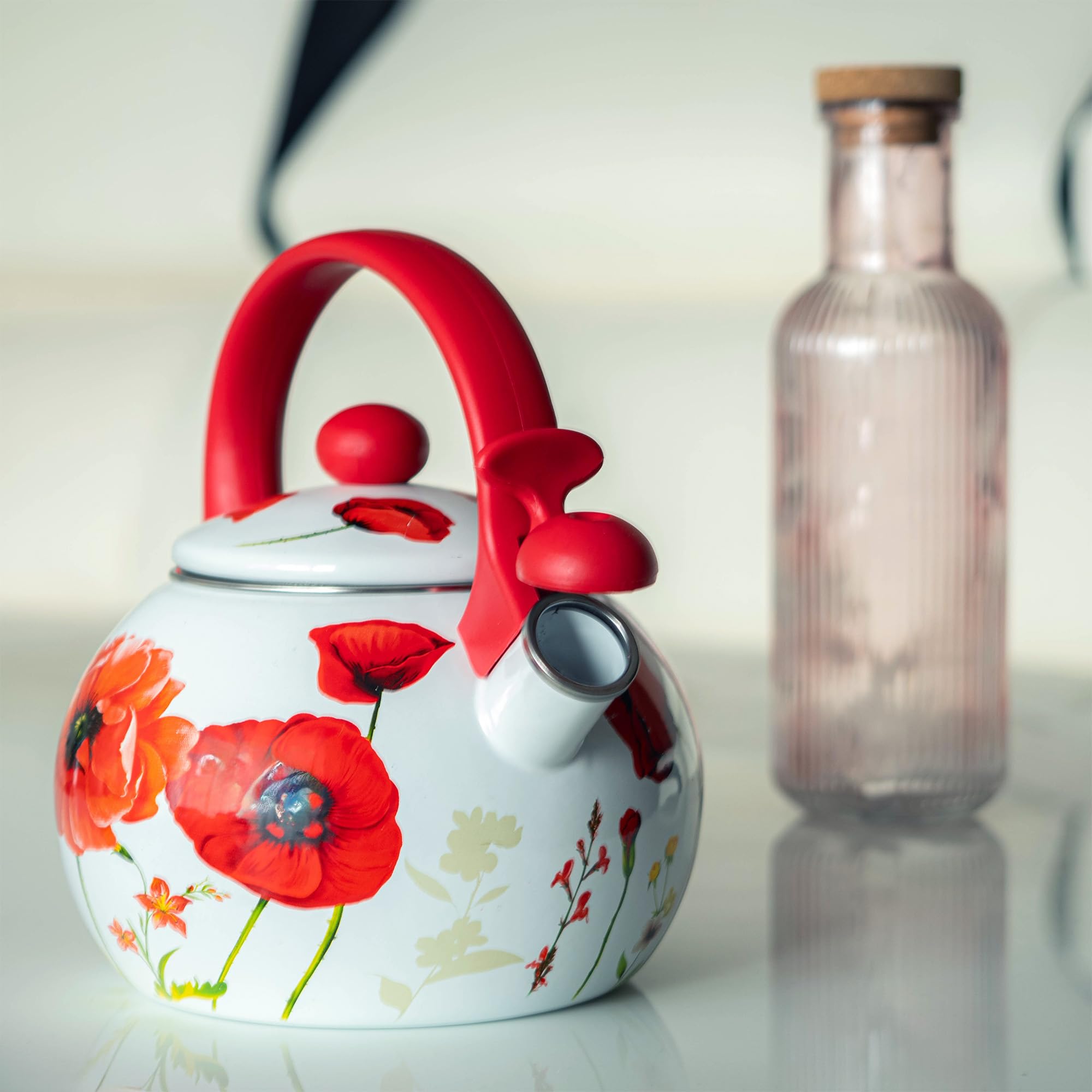 KADAX Bouilloire Sifflante en Acier 2.2L, Théière Émaillée pour Cuisinières à Induction et à Gaz, Dotée d'une Poignée Ergonomique et d'un Sifflet Intégré (Fleurs rouges)