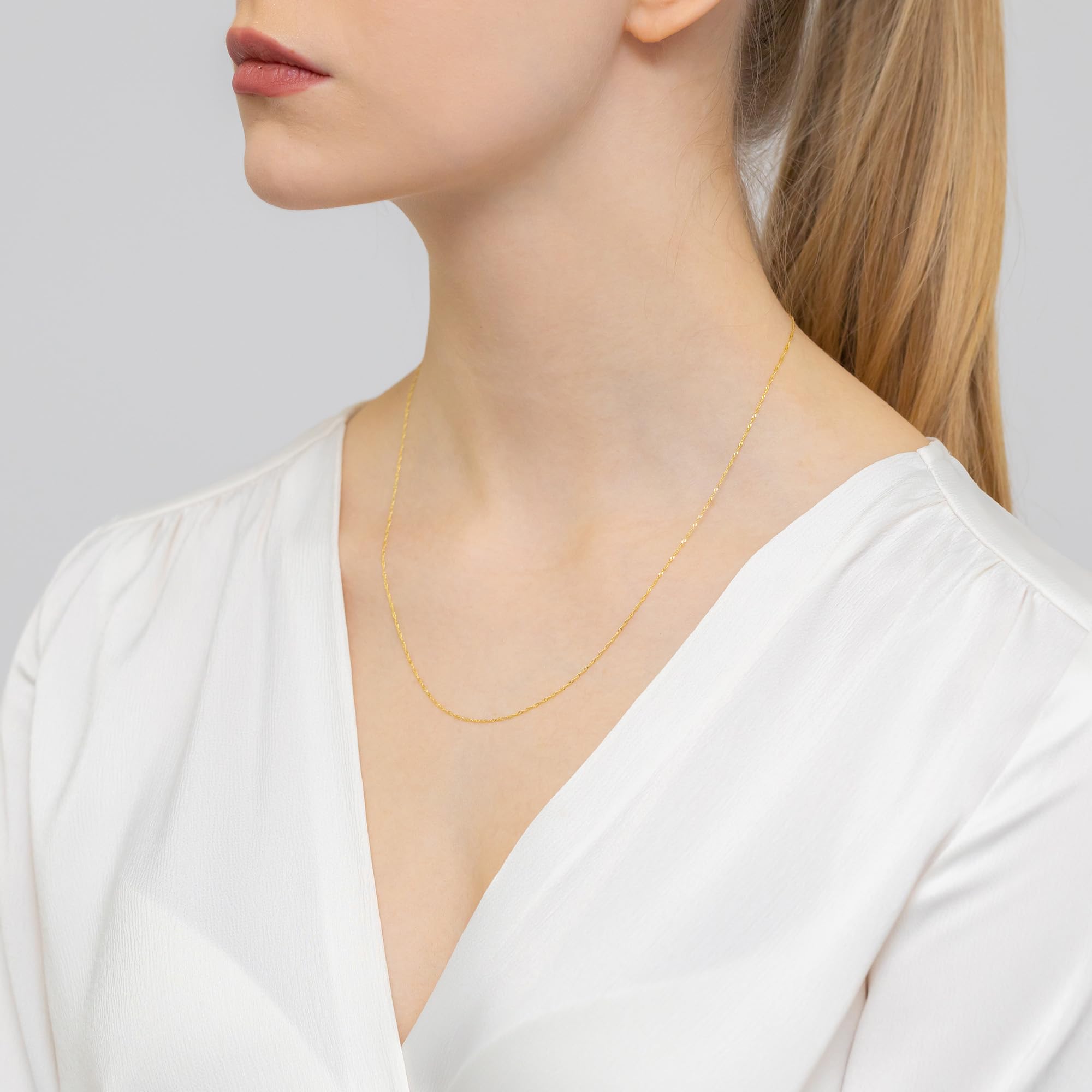 MARKO Goldkette Damen 333 Echtgold – feine Singapurkette aus 8 Karat Gelbgold, zarte Halskette 38–50 cm, glänzende Kette ohne Anhänger, eleganter Goldschmuck mit Schmuckbox
