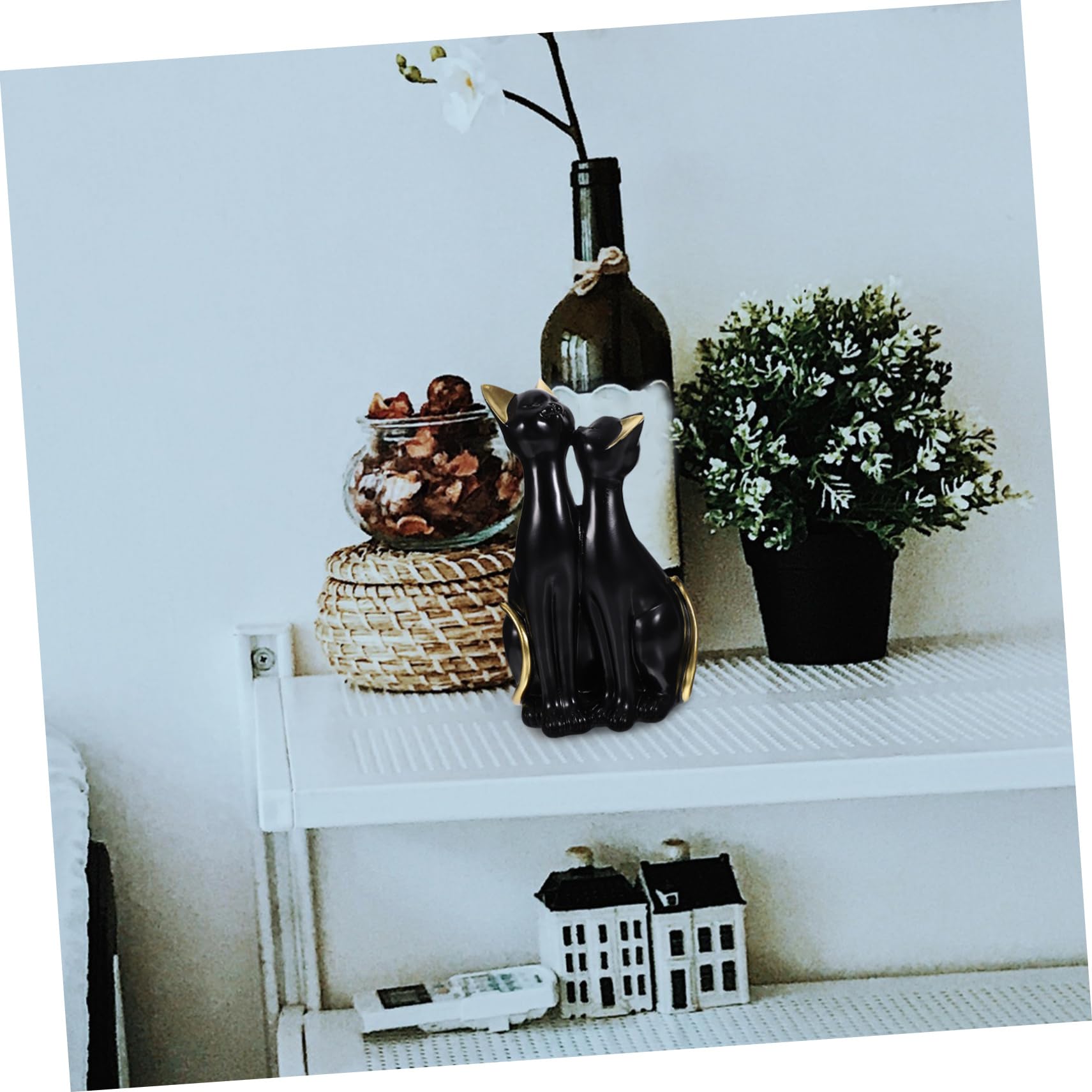 現代のシンプルな本棚の装飾かわいい置物