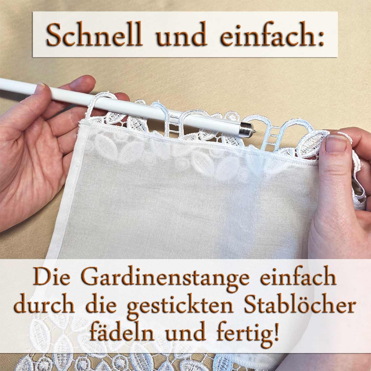 Scheibenhänger Carmelita Vogtländische Spitze mit Raffhalter | modern geraffter Sockelstore weiß Blätterdesign | Flächengardine handgefertigt | Kurzgardine Sockelstore Höhe x Breite 120 x 90 cm