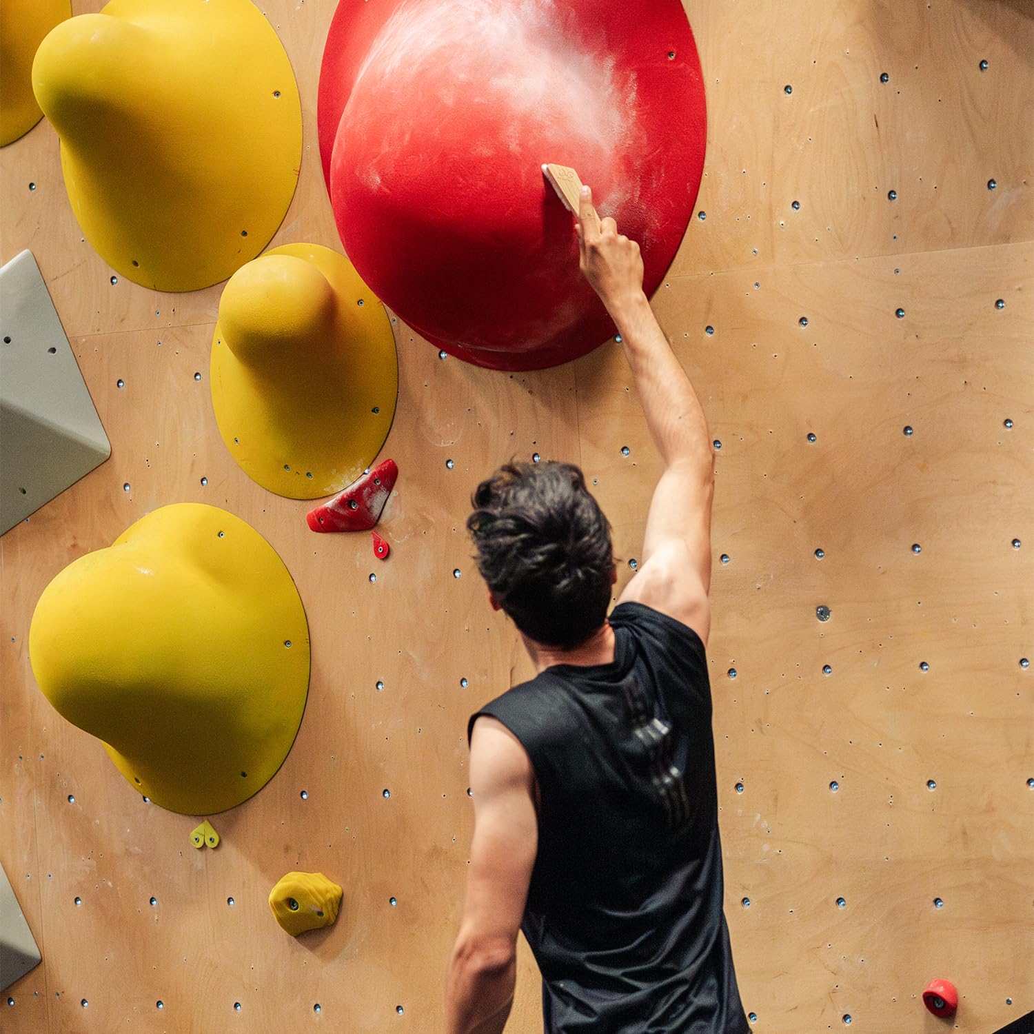 YY Vertical Infinity Brush, la spazzola da arrampicata appositamente progettata per interni