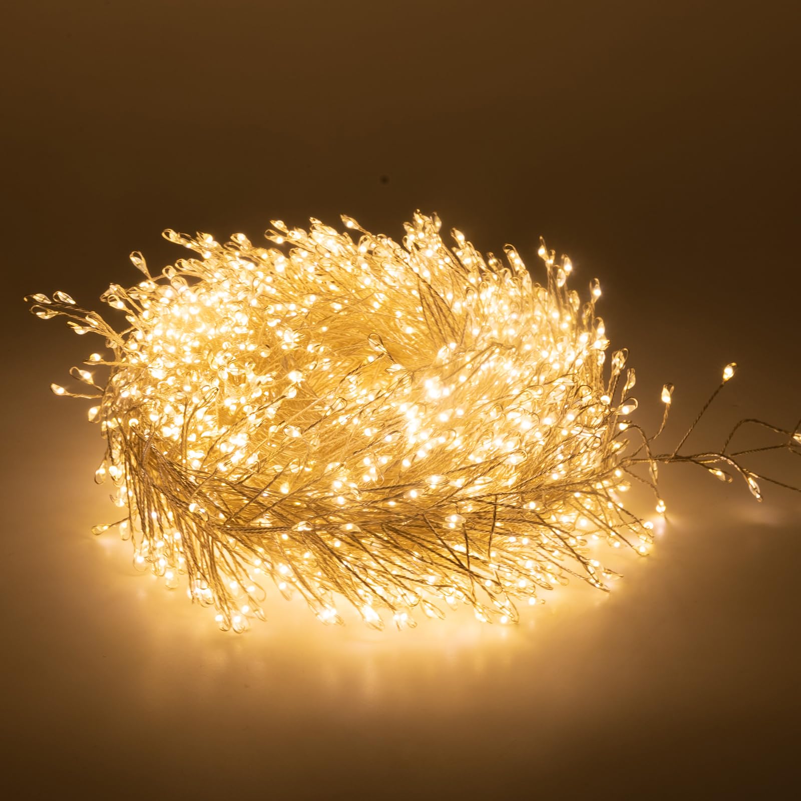 Luccika LED Cluster Lichterkette, Mikro-LED Traubenform, 8 Leuchtmodi, Metallkabel, Innen- und Außenbereich, Weihnachtsbaum Dekoration, Mehrfarbig (Warmweißes Silberkabel, 10M)