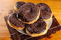 Vista 3 de Revestimiento con sabor a gránulos de chocolate en recipiente resellable, caramelo a granel de 2.2 libras