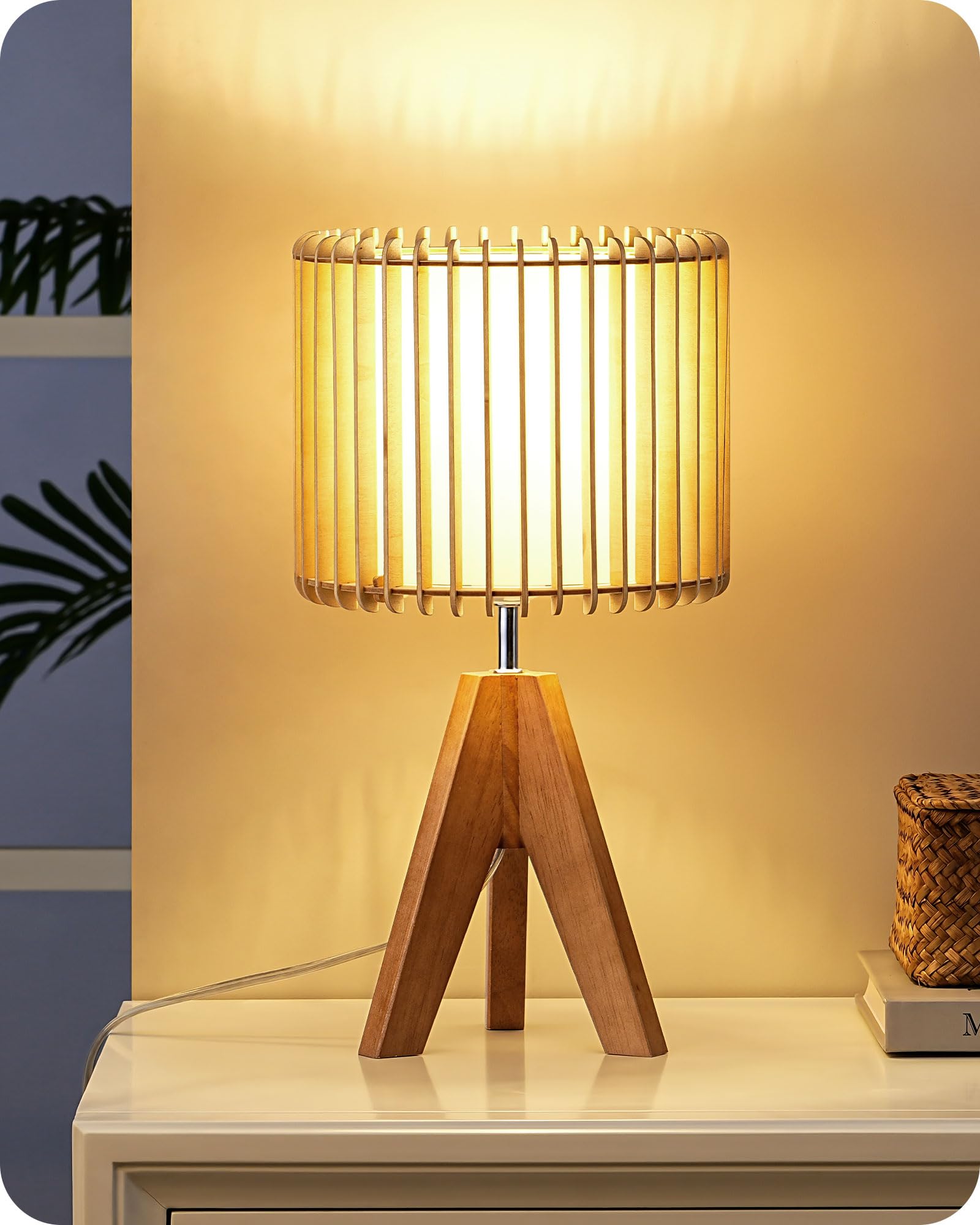 Lámpara de mesa pequeña de 14.17 pulgadas, lámpara de noche con trípode de madera, pantalla hueca de PVC blanco y madera natural, base E26, lámpara de mesita de noche bohemia para dormitorio,
