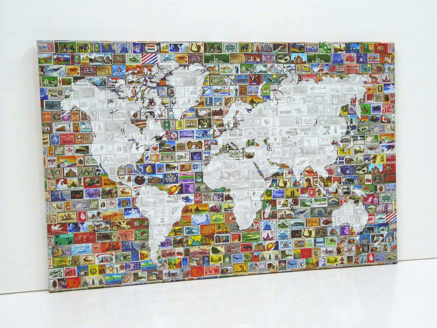 Lienzo Mapa del Mundo con Sellos Antiguos (P2168)- Impreso en Canvas de algodón de 320 gr Tensado en Bastidor de Madera de Pino de 2 cm de Grosor. Acabado Mate (60x90cm)