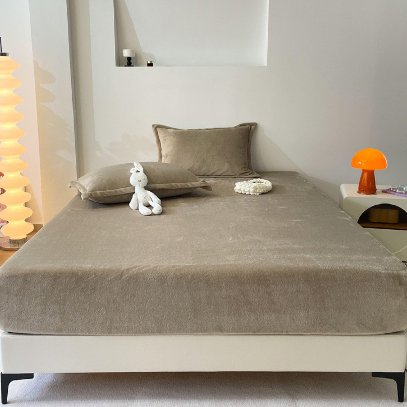 Luxurious Velvet Fitted Sheets?All-Season Milk Plush Bedding?15" Deep Pockets Mattress Protector Cover for a Cozy and Elegant Sleep Experience (Not Include Pillowcases) (Khaki, King)