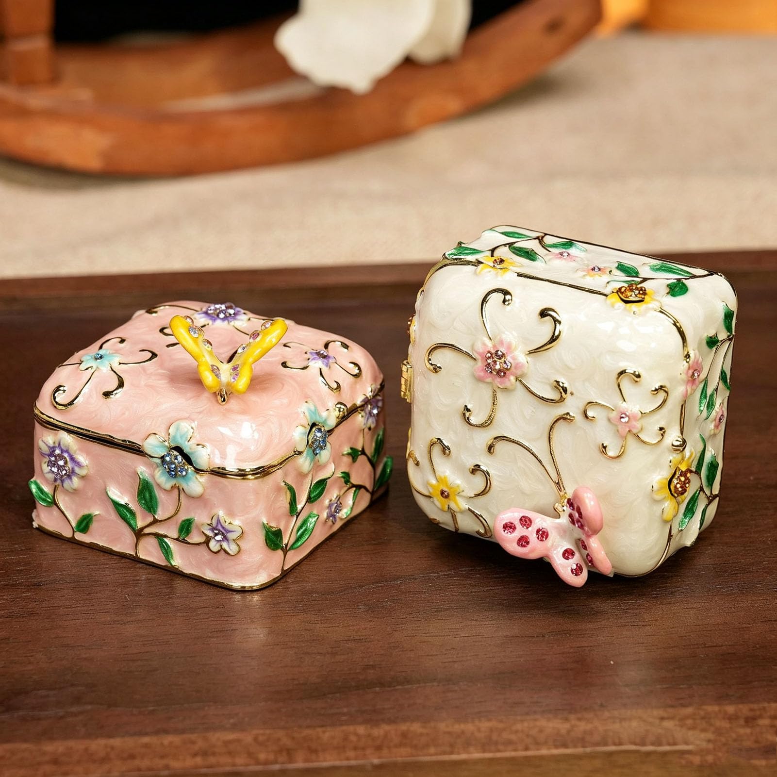 Emaliowane pudełko na biżuterię, marzycielski ornament, urocza dekoracja