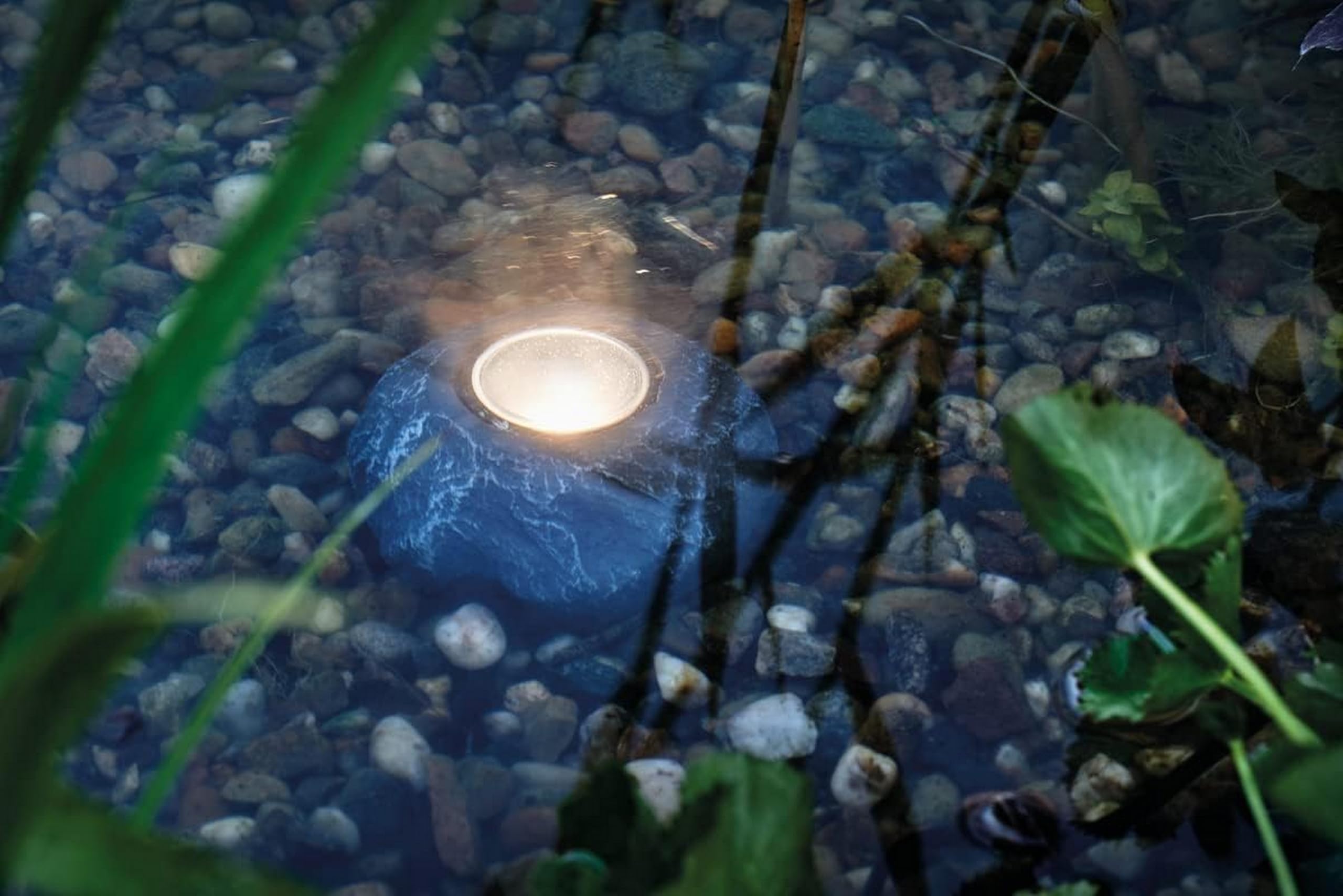 Pontec 87585 PondoStar LED Rocklight Set 3 - schwarzes, attraktives Felsleuchten-Set in zeitloser Schieferoptik / Unterwasserbeleuchtung