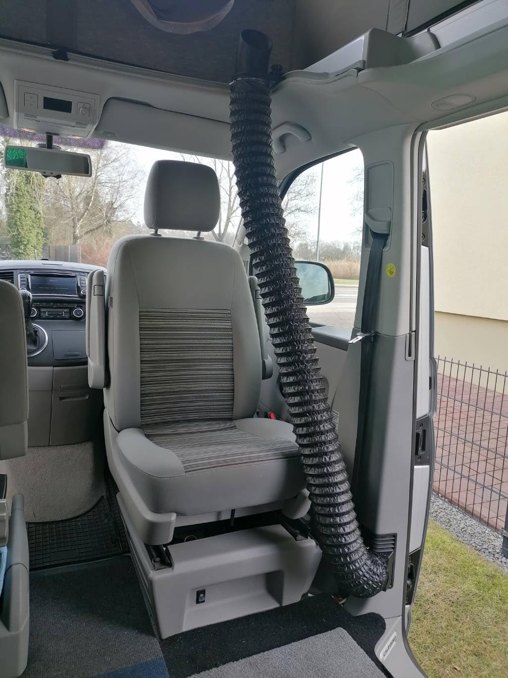 Standheizungsadapter für VW T5 / T6 / T6.1 California, Warmluftleitsystem für Aufstelldach, Bus AirFlow System, Schwarz
