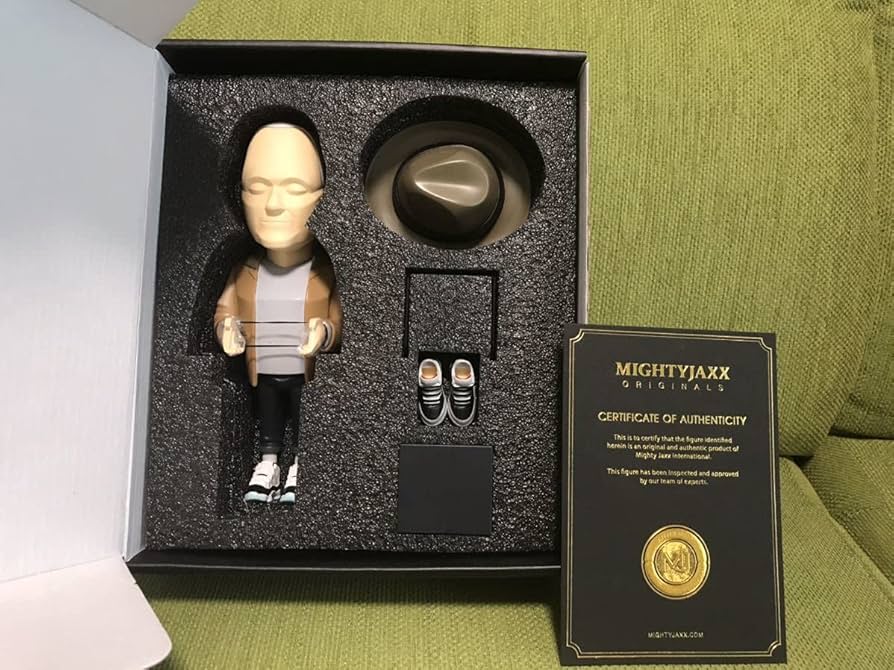 その他 Mighty Jaxx SHOE DESIGNER  EDITION Shoe Designer Vinyl Collectible by Danil YAD | Sideshow